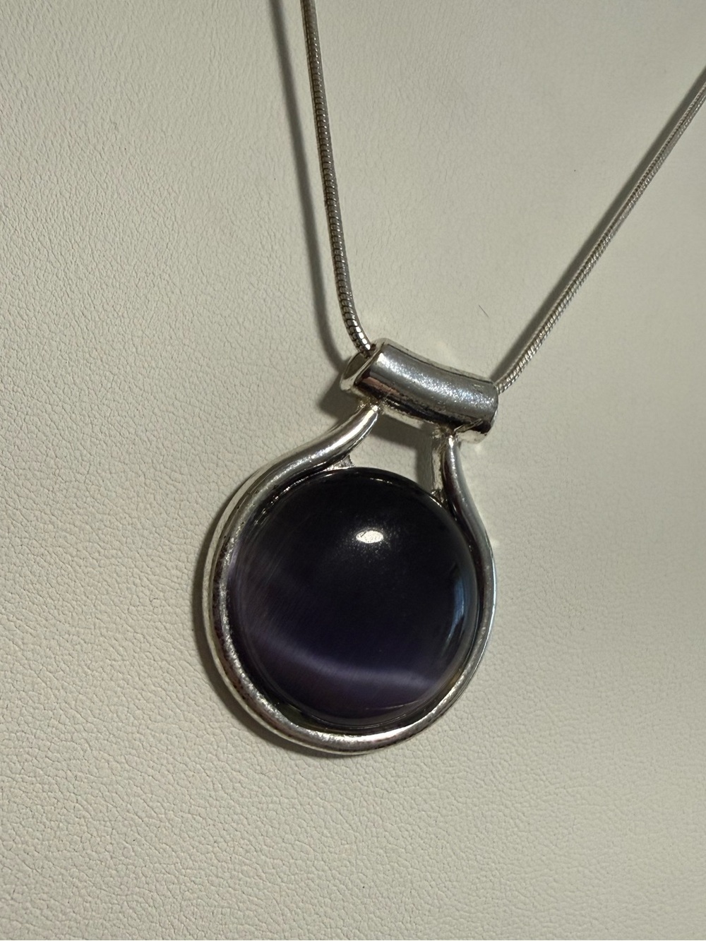 Silver Tone Necklace with Purple Cat’s Eye Stone Pendant - Picture 2 of 2